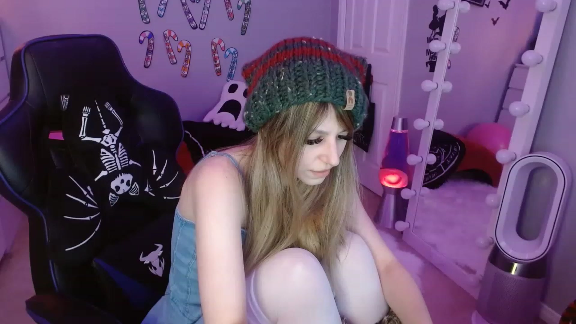 Gallery image thumbnail from Serafina's myfreecams stream on, 01/04/2023, 04:13 image 5 of 20