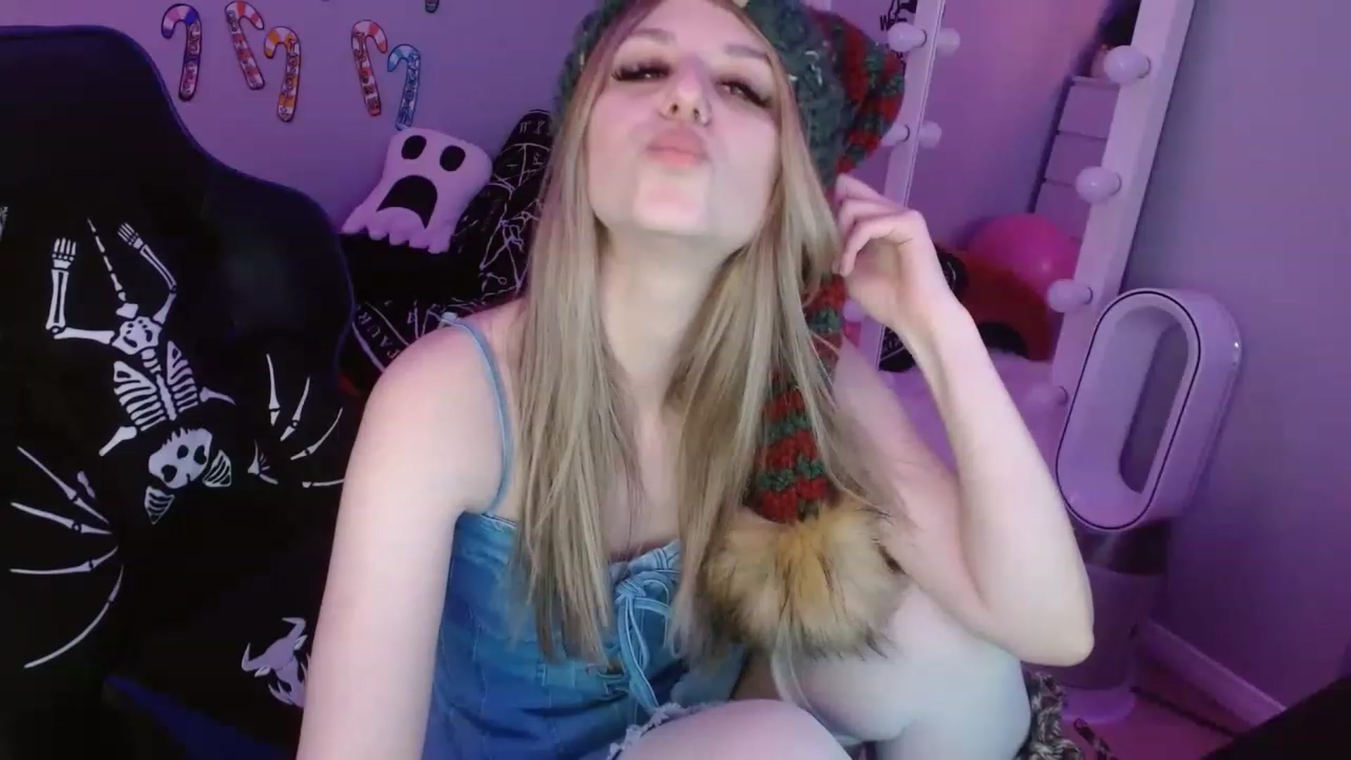 Gallery image thumbnail from Serafina's myfreecams stream on, 01/04/2023, 04:13 image 19 of 20