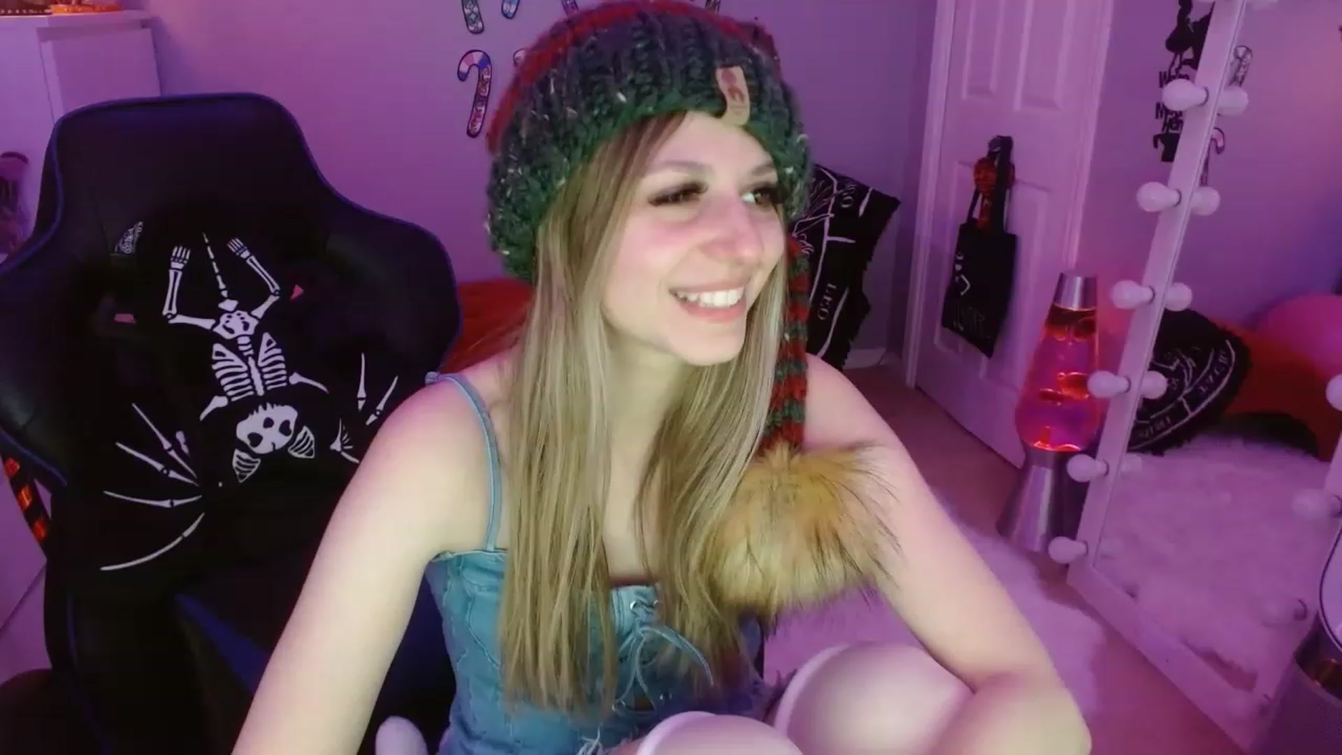 Gallery image thumbnail from Serafina's myfreecams stream on, 01/04/2023, 08:03 image 15 of 20