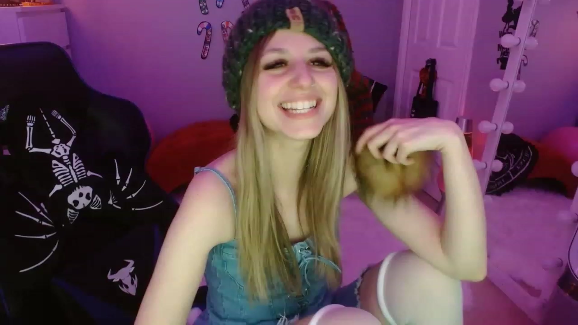 Gallery image thumbnail from Serafina's myfreecams stream on, 01/04/2023, 08:03 image 11 of 20