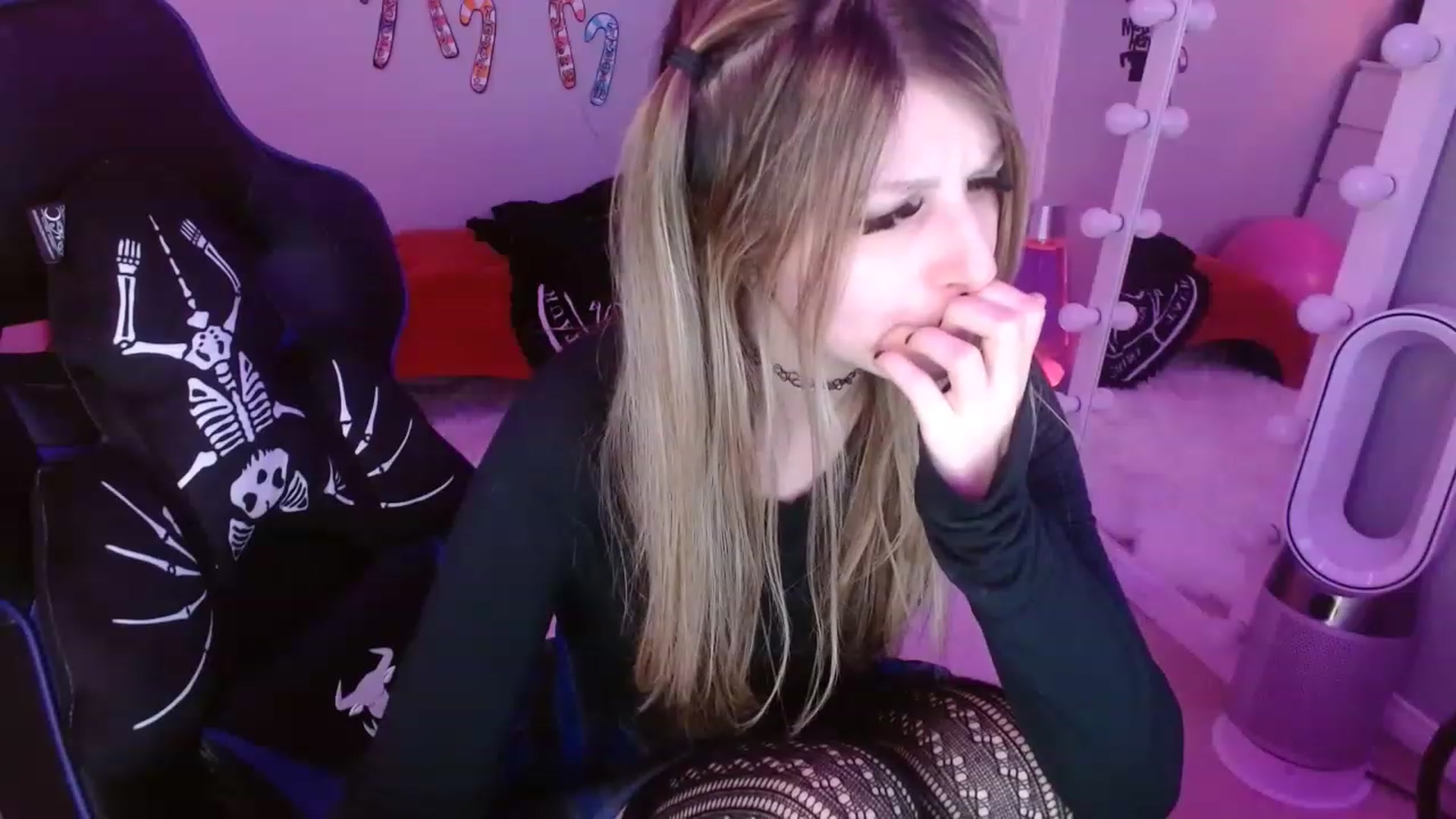 Gallery image thumbnail from Serafina's myfreecams stream on, 01/05/2023, 05:14 image 20 of 20