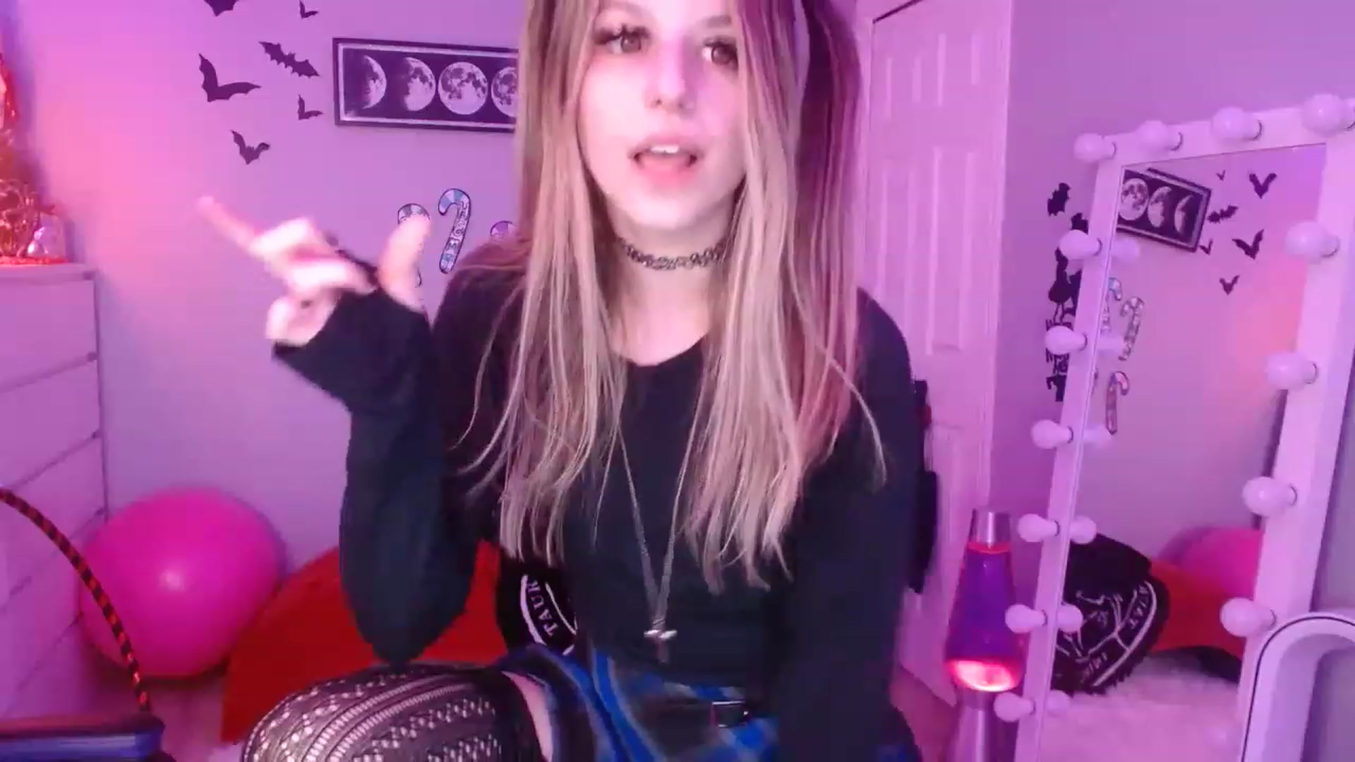 Gallery image thumbnail from Serafina's myfreecams stream on, 01/05/2023, 05:14 image 14 of 20
