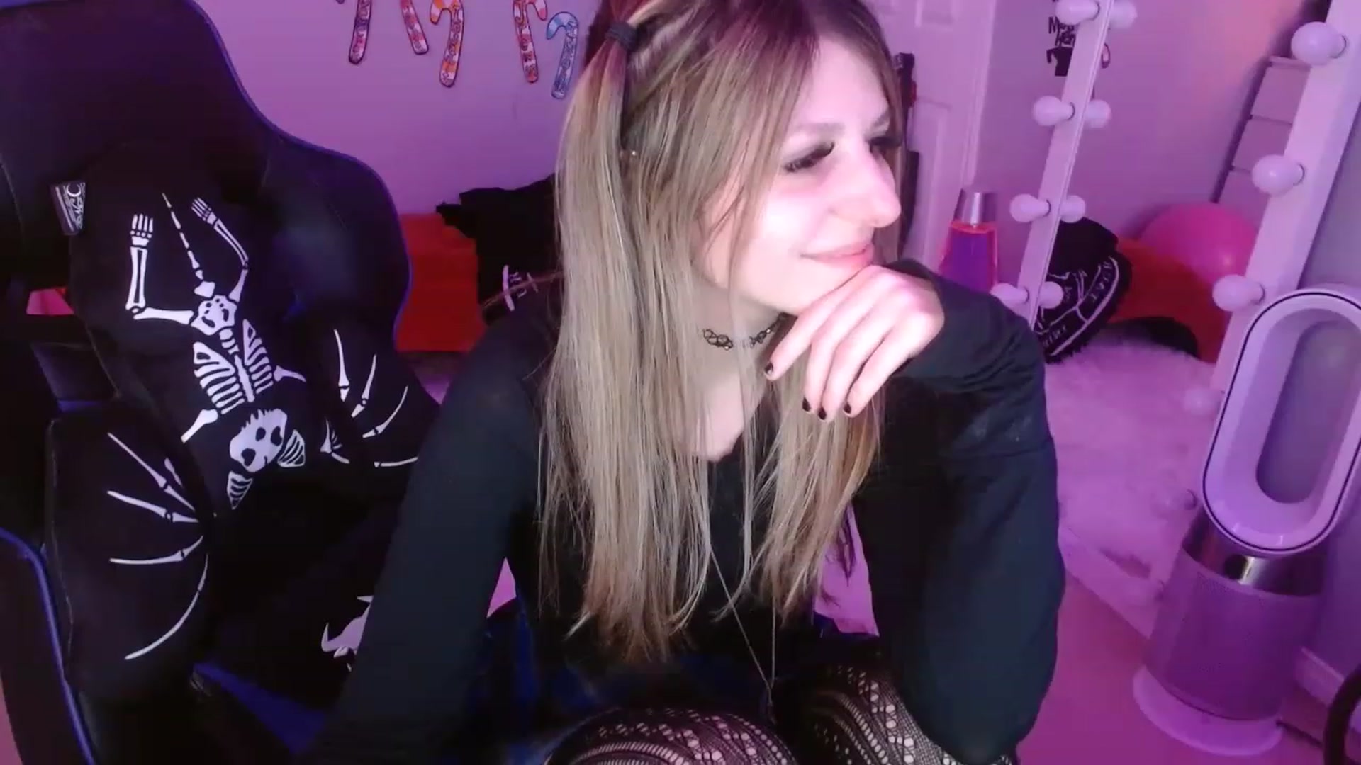 Gallery image thumbnail from Serafina's myfreecams stream on, 01/05/2023, 05:14 image 19 of 20
