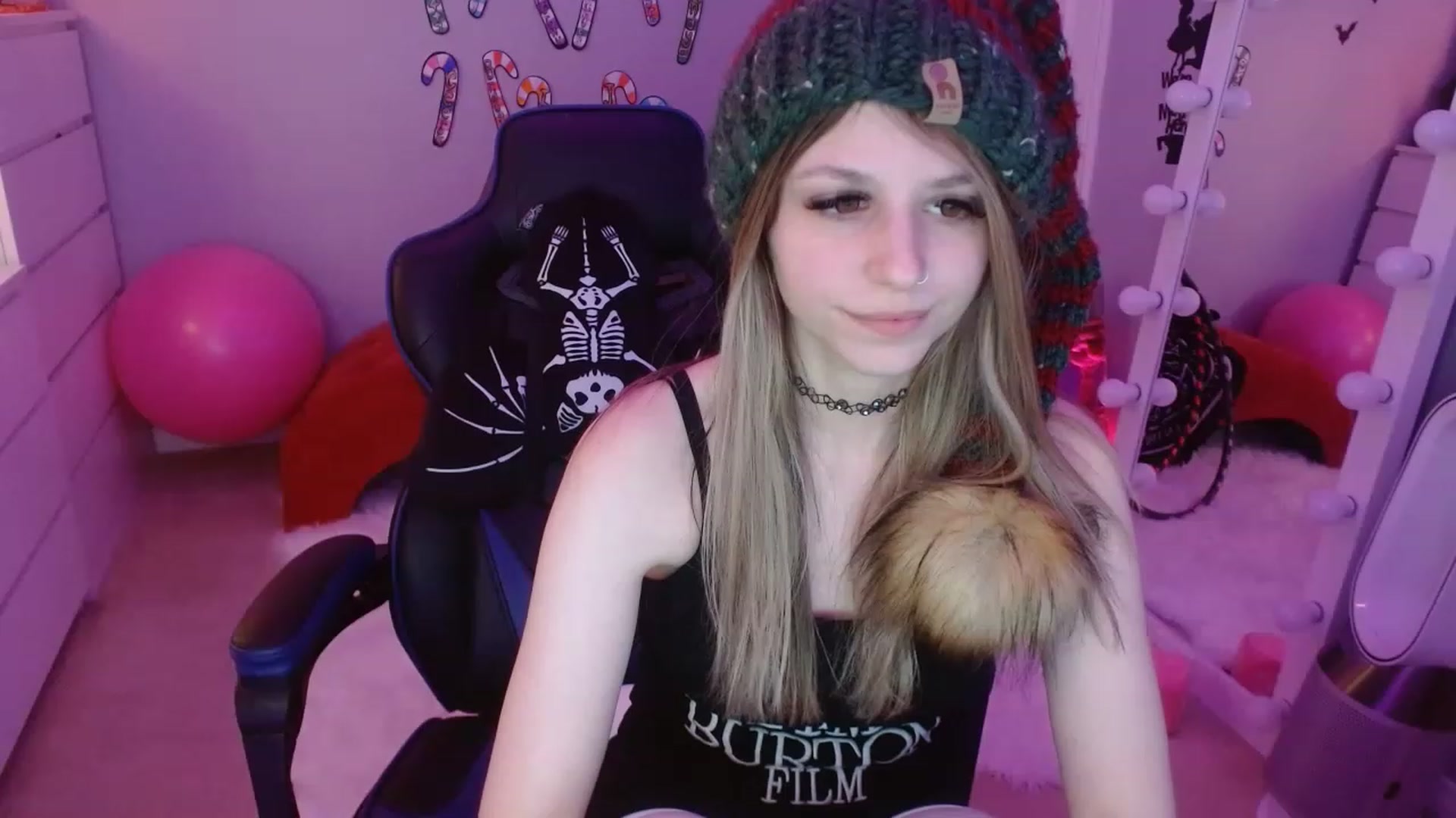 Gallery image thumbnail from Serafina's myfreecams stream on, 01/06/2023, 06:29 image 1 of 20