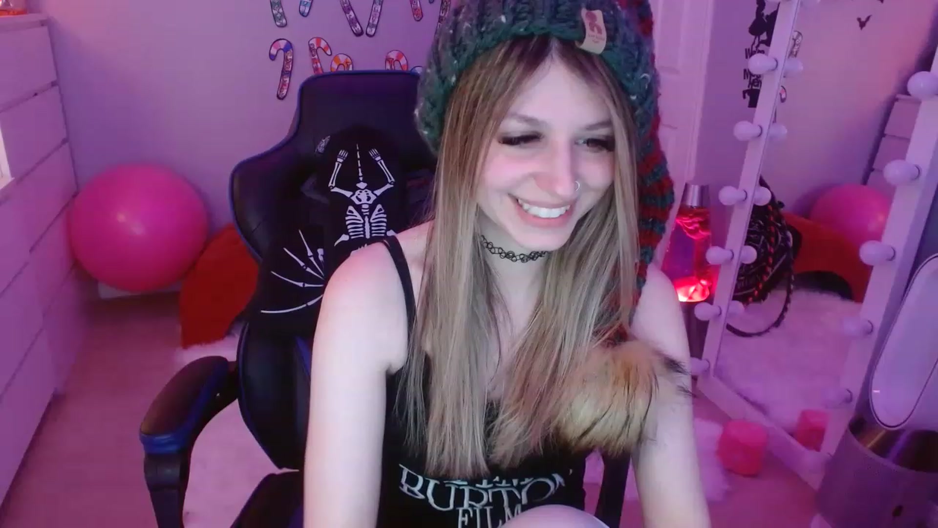 Gallery image thumbnail from Serafina's myfreecams stream on, 01/06/2023, 06:29 image 10 of 20