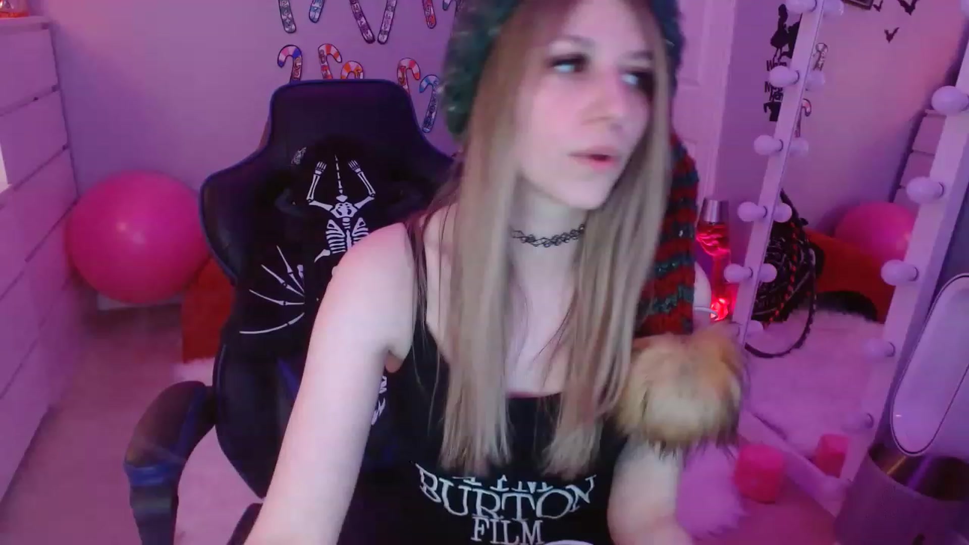 Gallery image thumbnail from Serafina's myfreecams stream on, 01/06/2023, 06:29 image 7 of 20