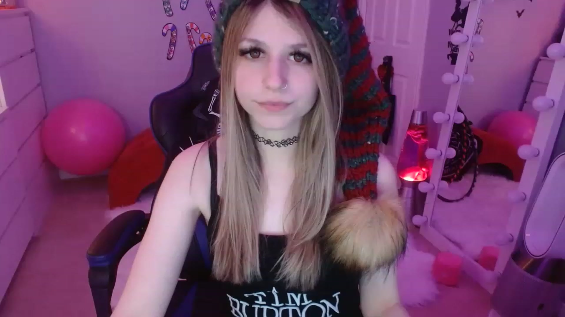 Gallery image thumbnail from Serafina's myfreecams stream on, 01/06/2023, 06:29 image 8 of 20