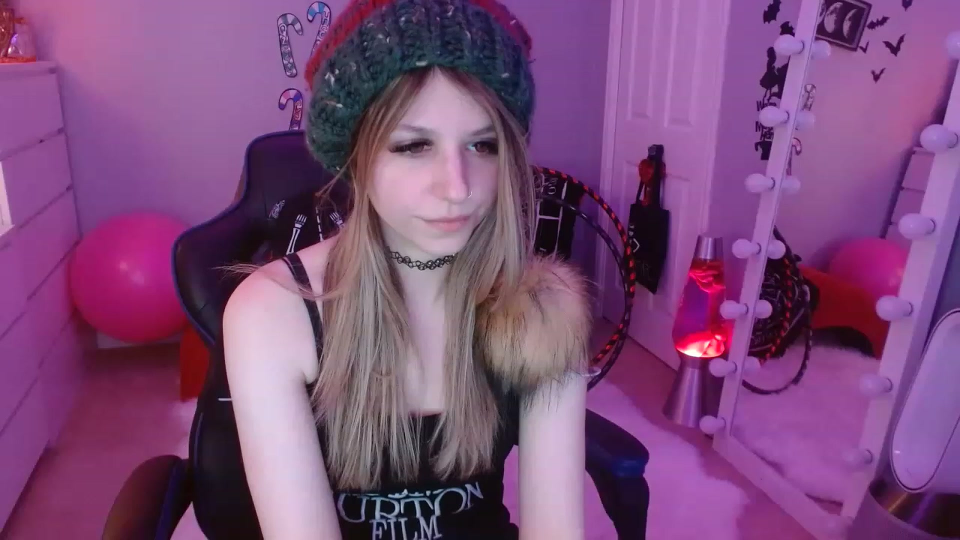 Gallery image thumbnail from Serafina's myfreecams stream on, 01/06/2023, 06:29 image 20 of 20