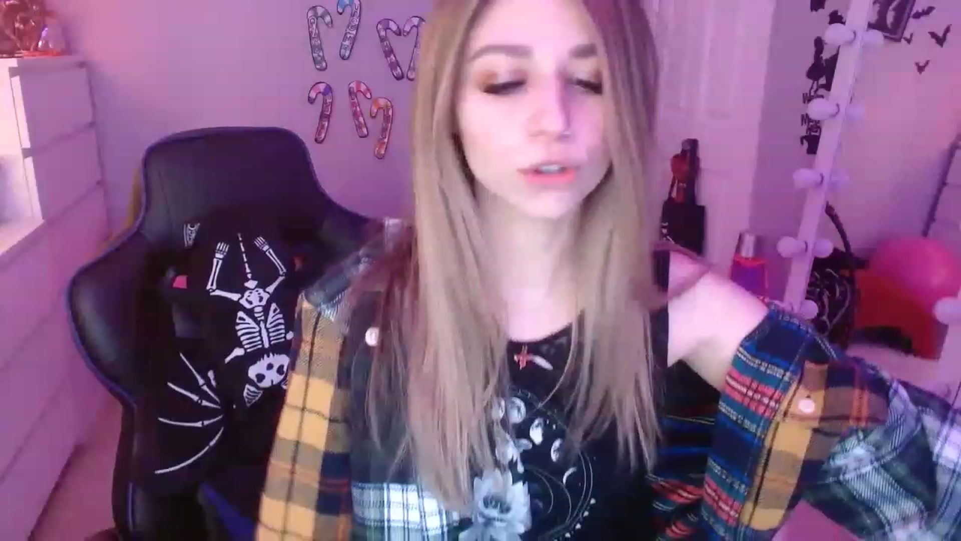 Gallery image thumbnail from Serafina's myfreecams stream on, 01/08/2023, 02:33 image 13 of 20