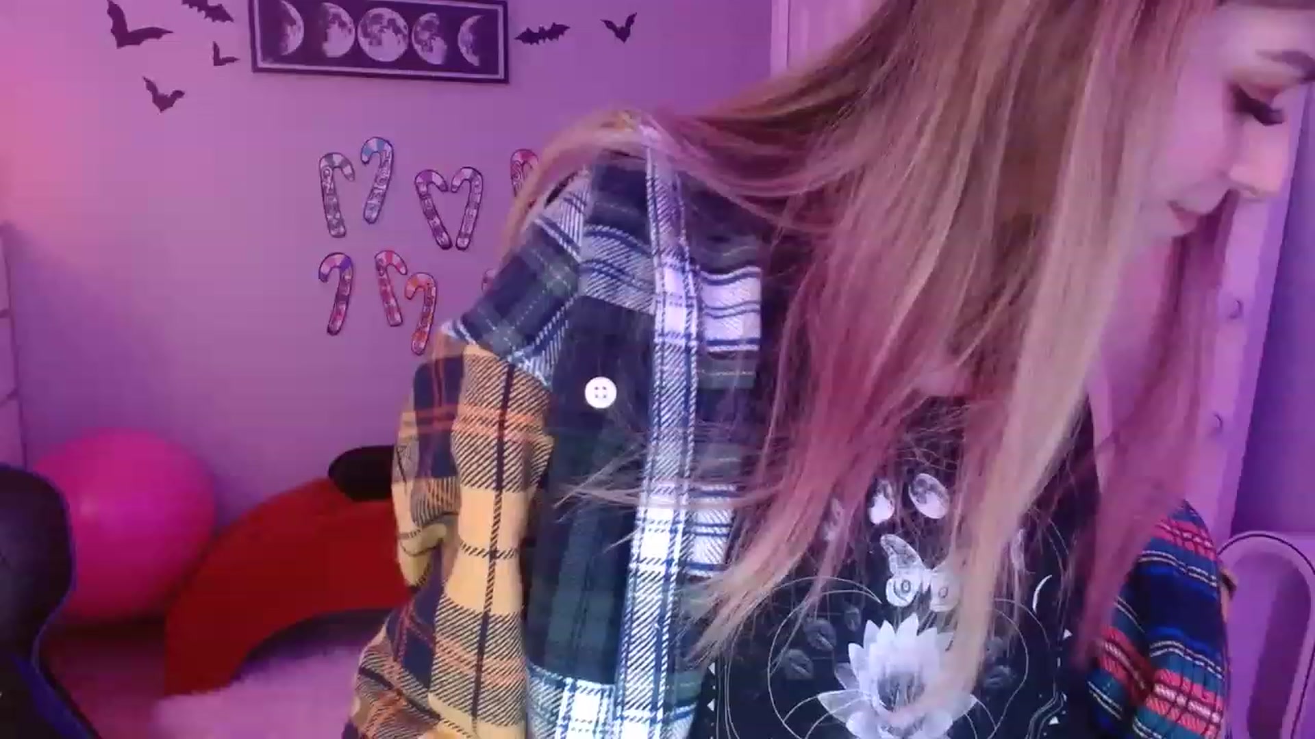 Gallery image thumbnail from Serafina's myfreecams stream on, 01/08/2023, 02:33 image 8 of 20