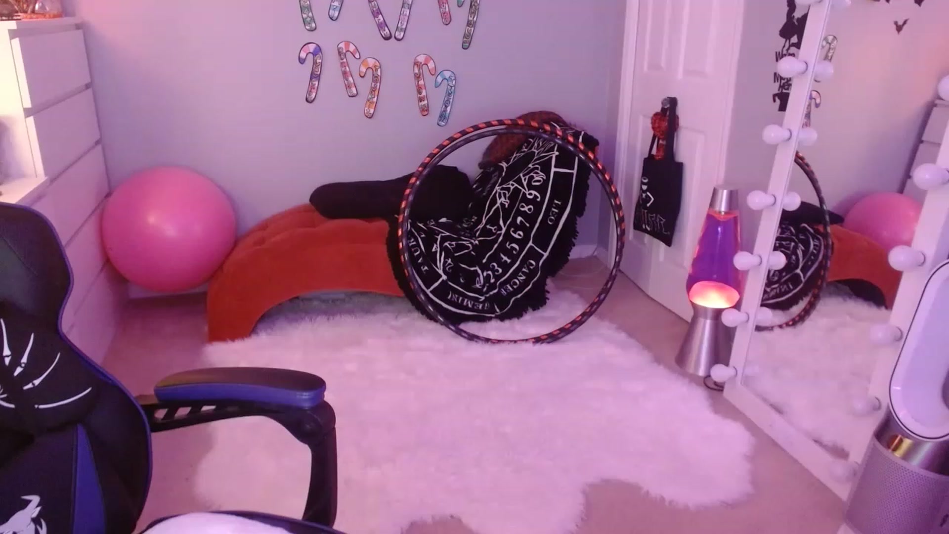 Gallery image thumbnail from Serafina's myfreecams stream on, 01/08/2023, 02:33 image 1 of 20