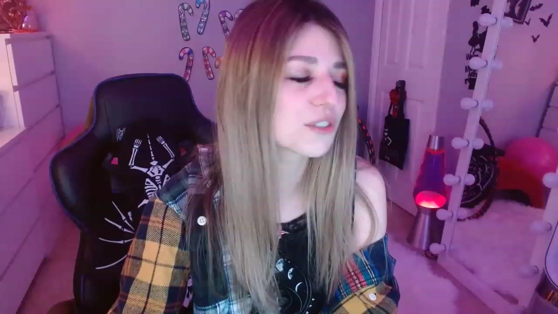Gallery image thumbnail from Serafina's myfreecams stream on, 01/08/2023, 02:33 image 17 of 20