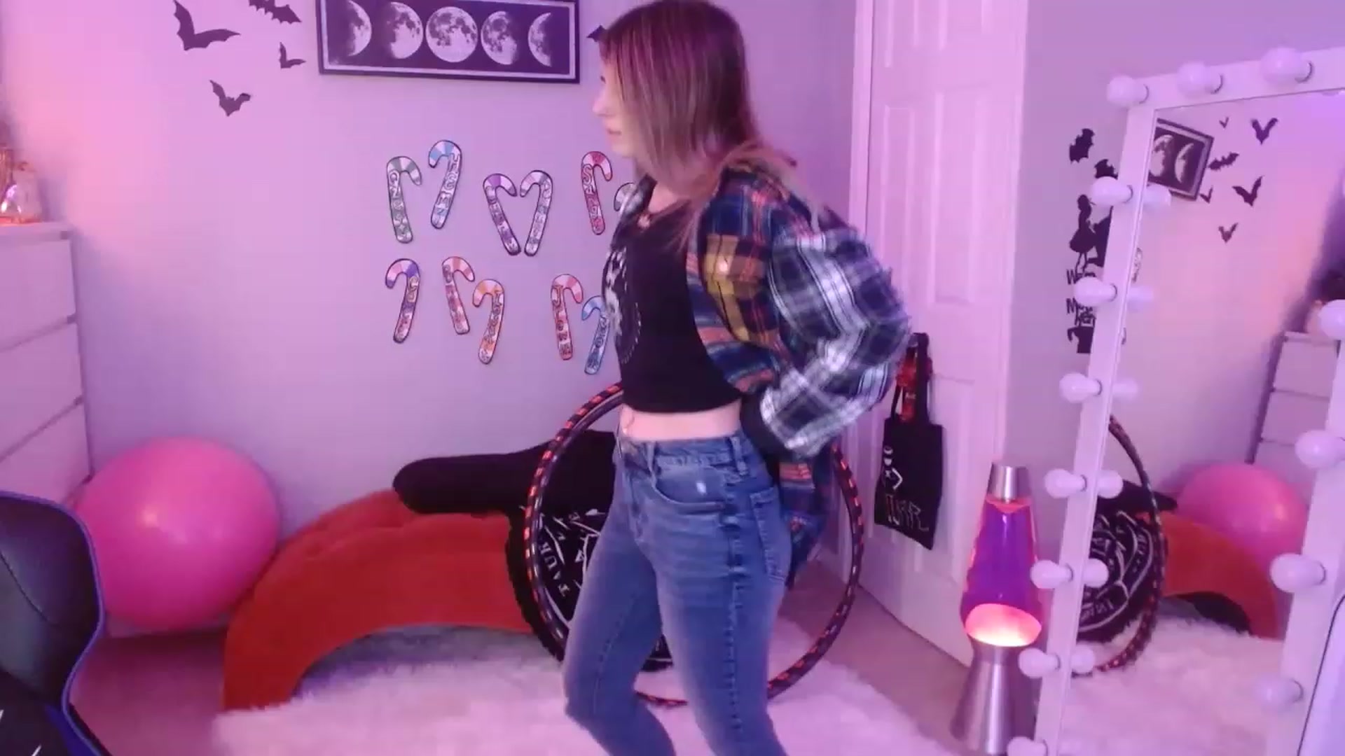 Gallery image thumbnail from Serafina's myfreecams stream on, 01/08/2023, 02:33 image 3 of 20