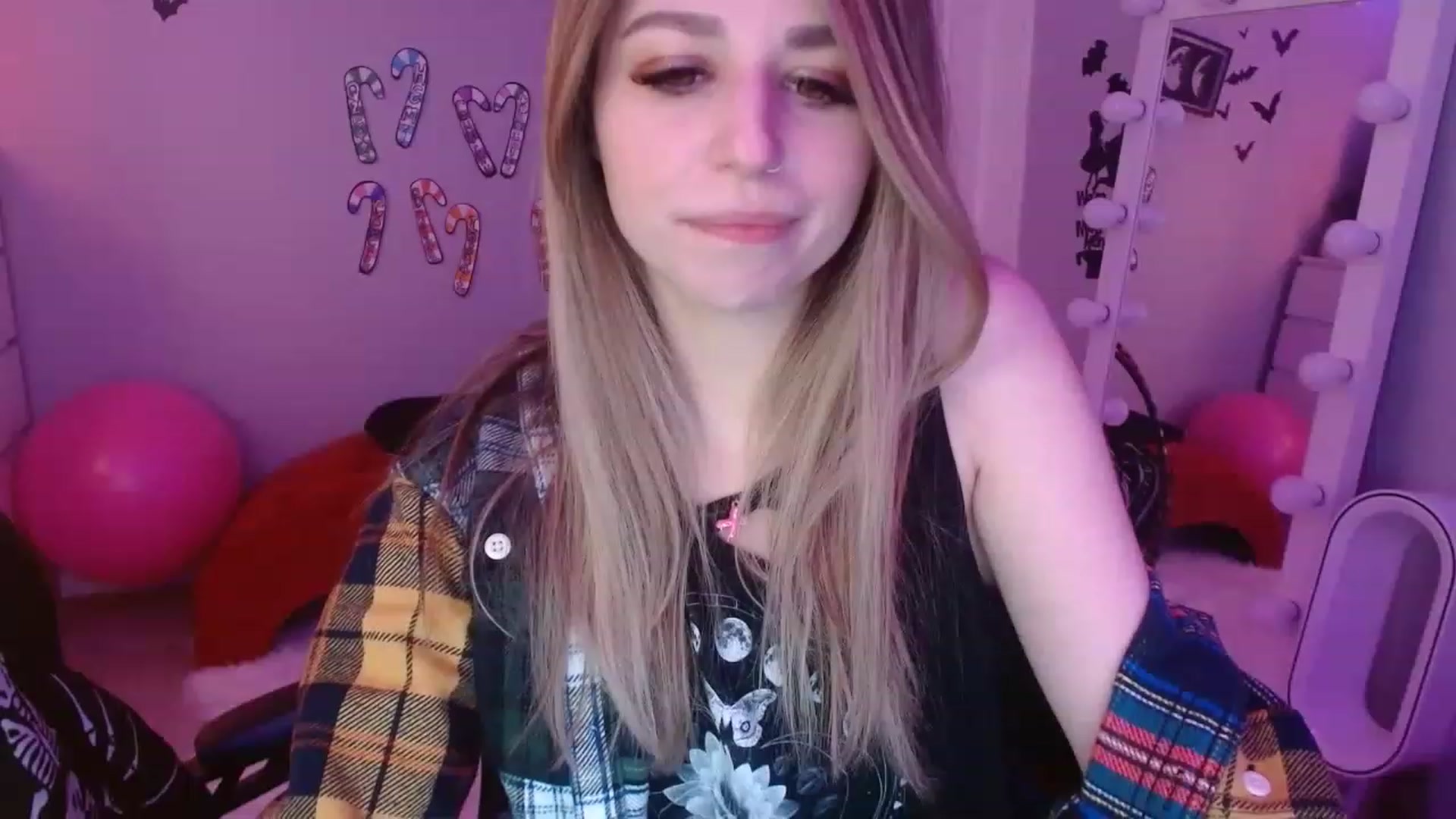 Gallery image thumbnail from Serafina's myfreecams stream on, 01/08/2023, 02:33 image 11 of 20