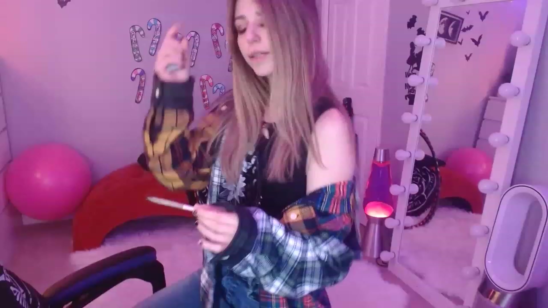 Gallery image thumbnail from Serafina's myfreecams stream on, 01/08/2023, 02:33 image 10 of 20