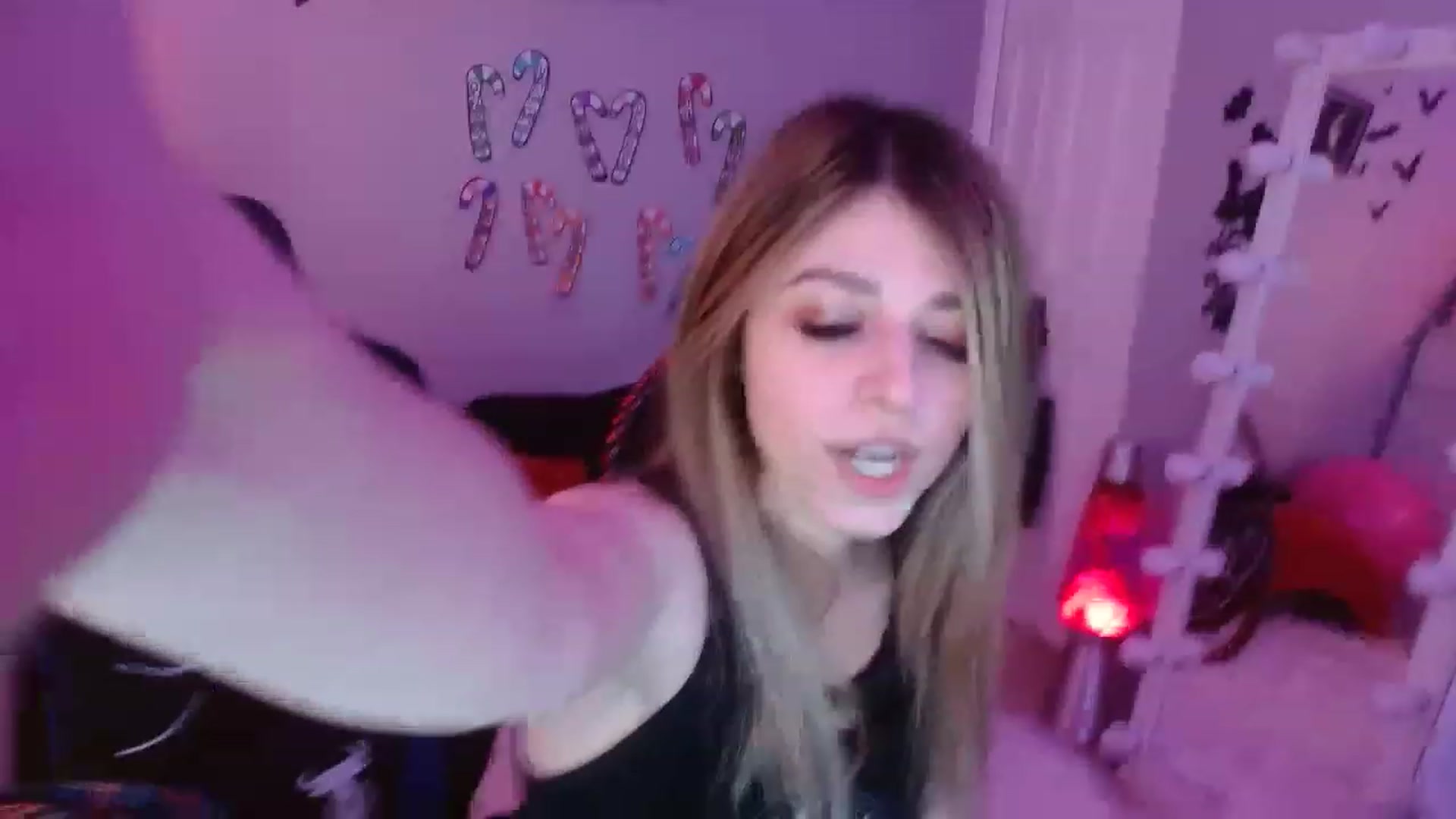 Gallery image thumbnail from Serafina's myfreecams stream on, 01/08/2023, 03:34 image 16 of 20
