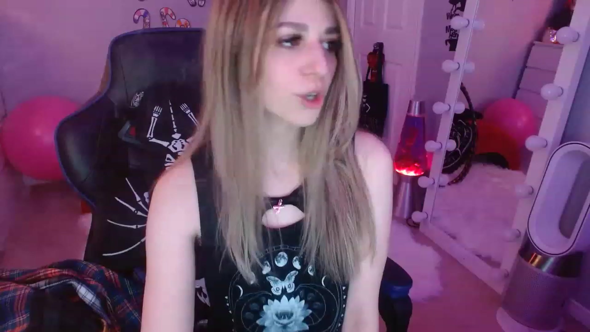 Gallery image thumbnail from Serafina's myfreecams stream on, 01/08/2023, 03:34 image 18 of 20