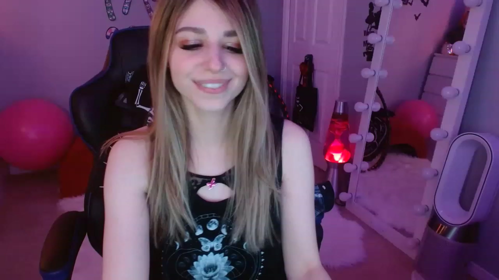 Gallery image thumbnail from Serafina's myfreecams stream on, 01/08/2023, 03:34 image 4 of 20