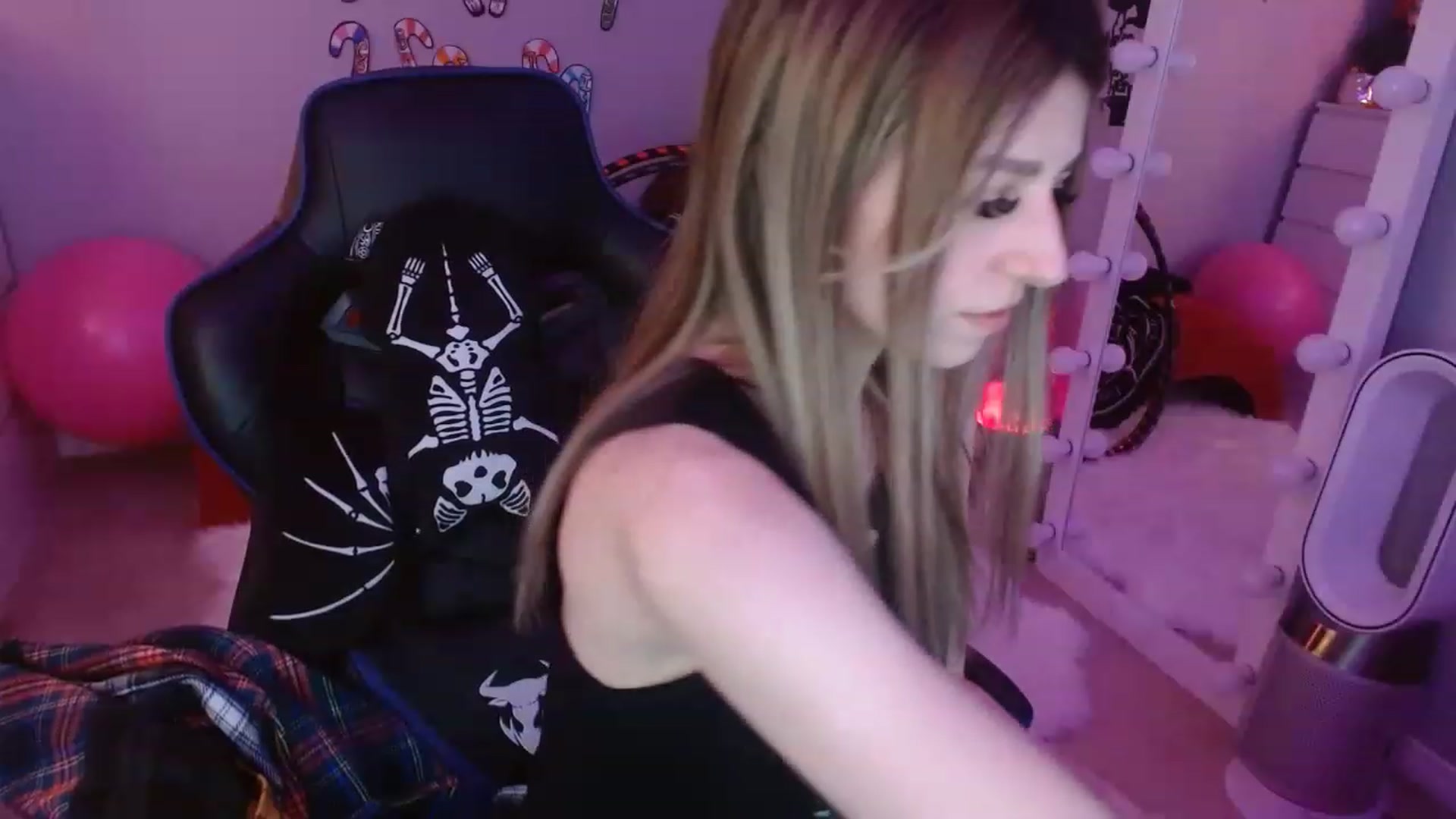 Gallery image thumbnail from Serafina's myfreecams stream on, 01/08/2023, 03:34 image 17 of 20