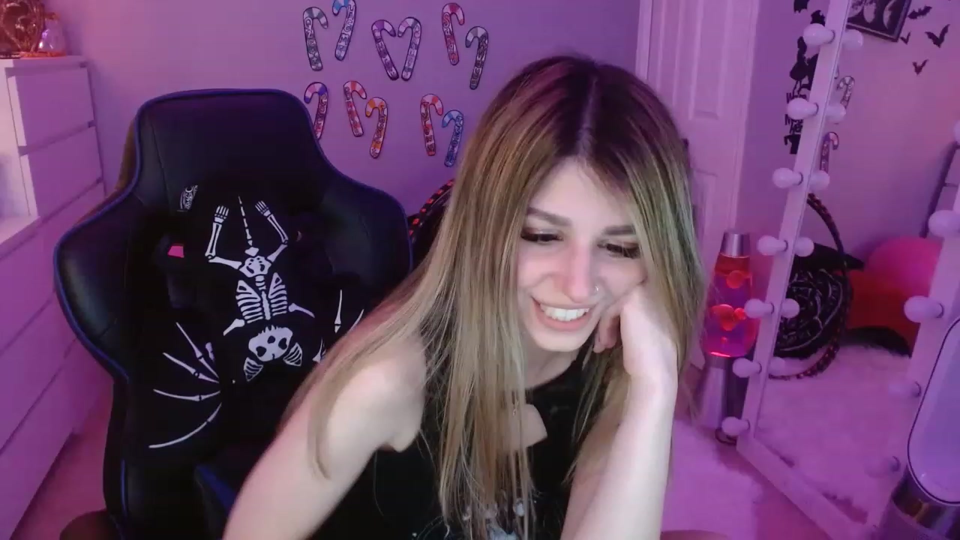 Gallery image thumbnail from Serafina's myfreecams stream on, 01/08/2023, 05:39 image 18 of 20