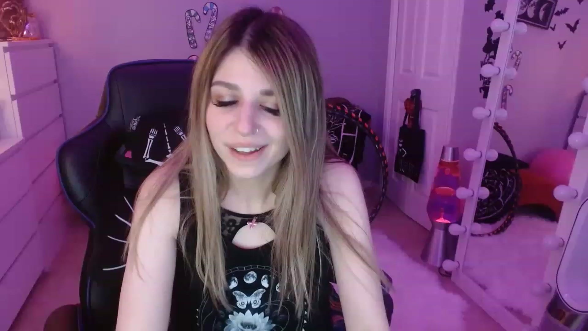 Gallery image thumbnail from Serafina's myfreecams stream on, 01/08/2023, 05:39 image 6 of 20