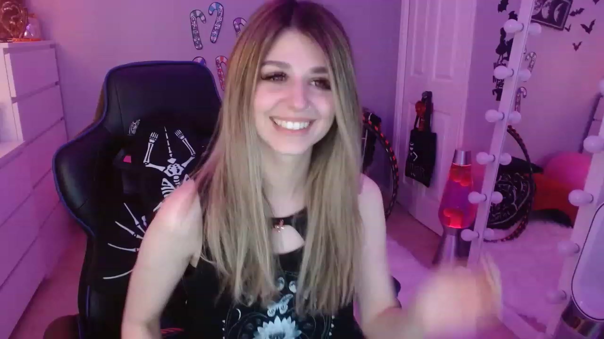 Gallery image thumbnail from Serafina's myfreecams stream on, 01/08/2023, 05:39 image 9 of 20