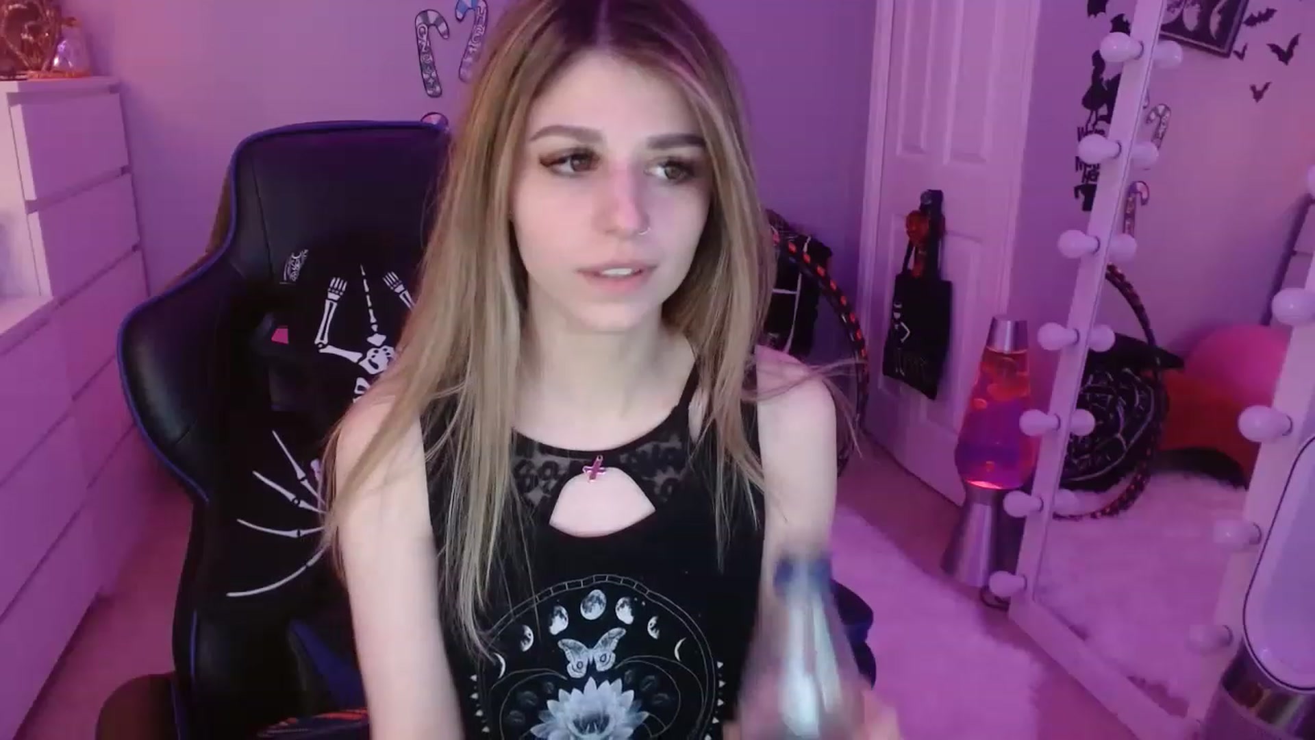 Gallery image thumbnail from Serafina's myfreecams stream on, 01/08/2023, 05:39 image 15 of 20