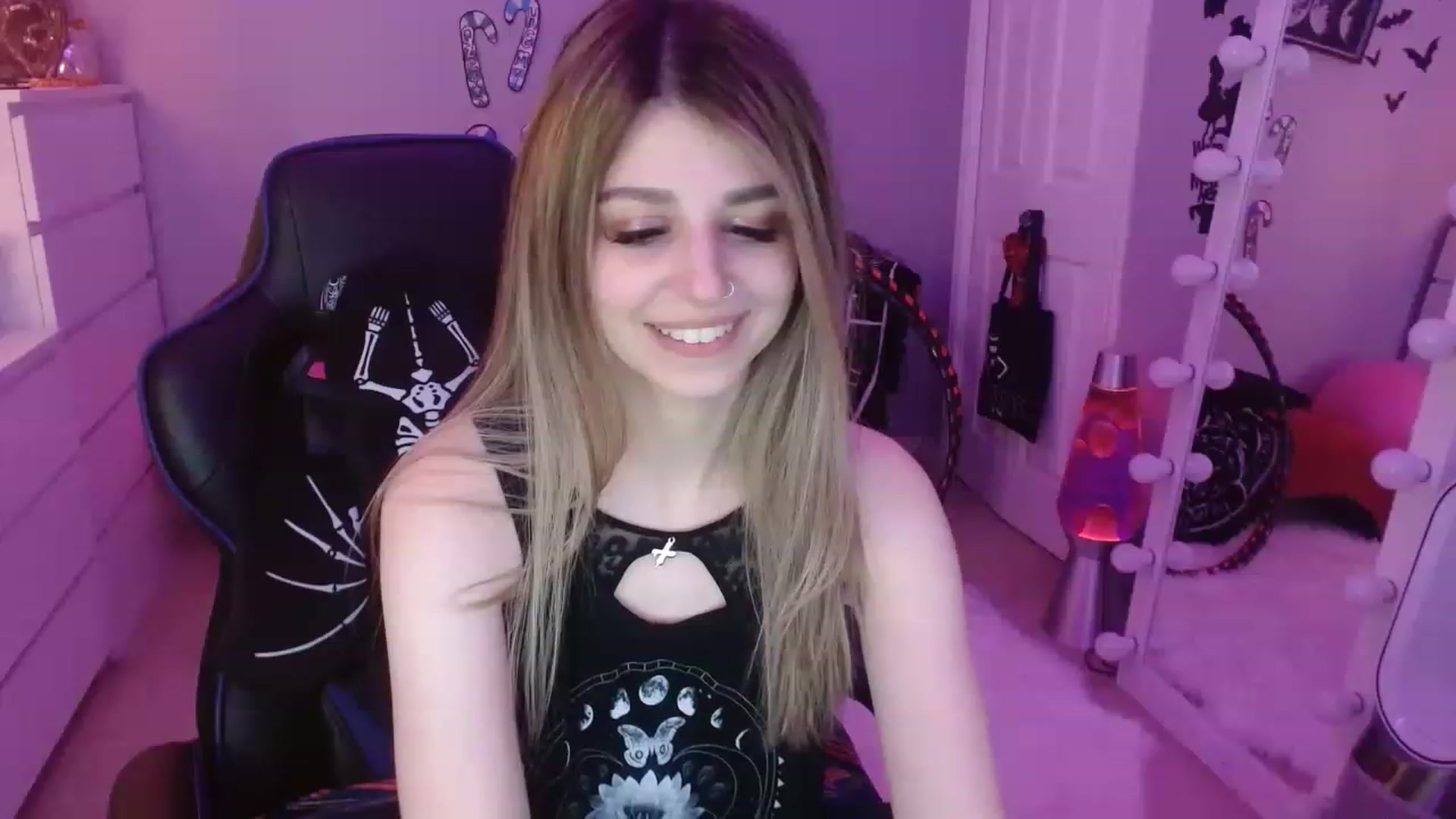 Gallery image thumbnail from Serafina's myfreecams stream on, 01/08/2023, 05:39 image 10 of 20