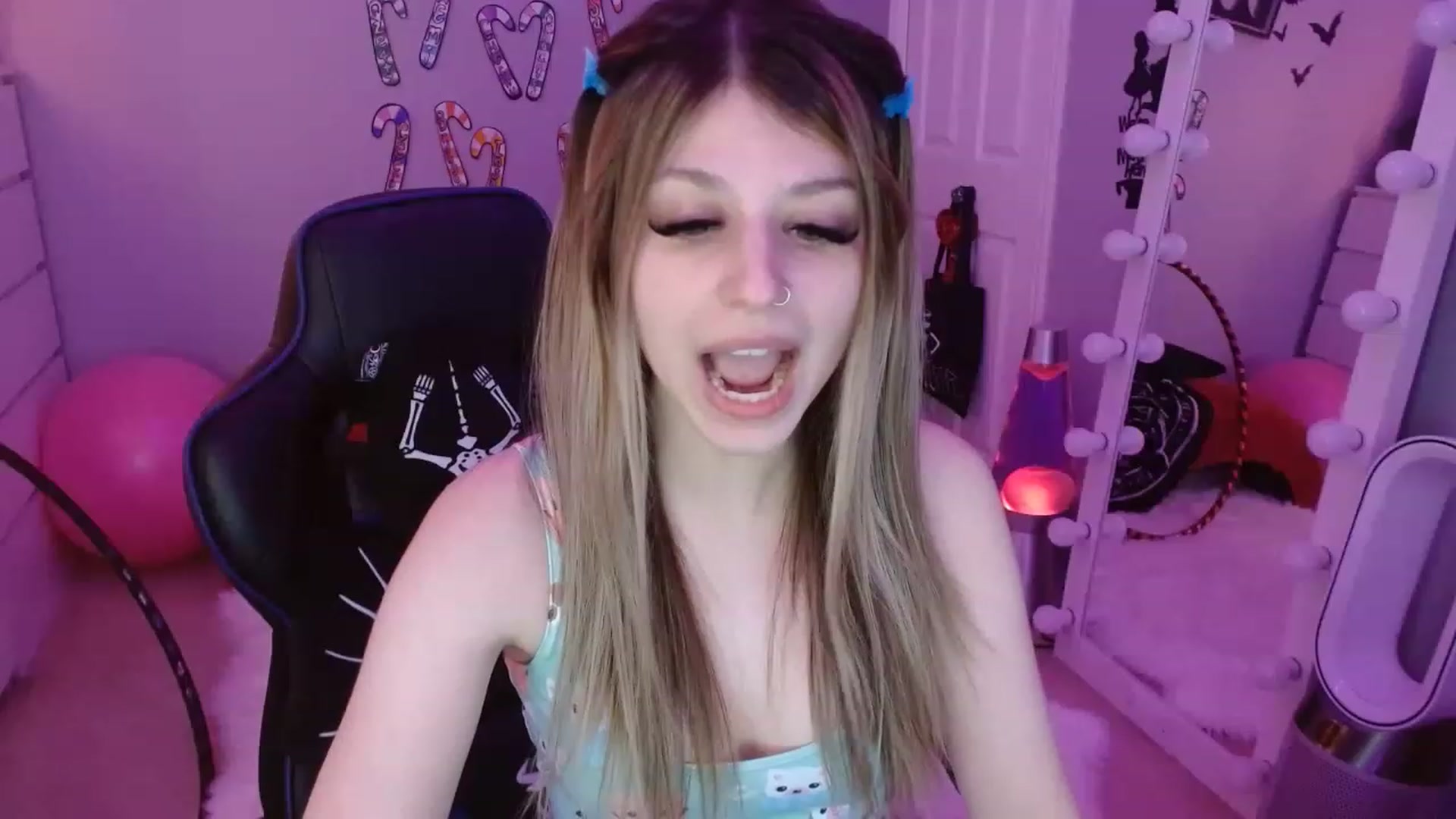 Gallery image thumbnail from Serafina's myfreecams stream on, 01/10/2023, 05:36 image 6 of 20