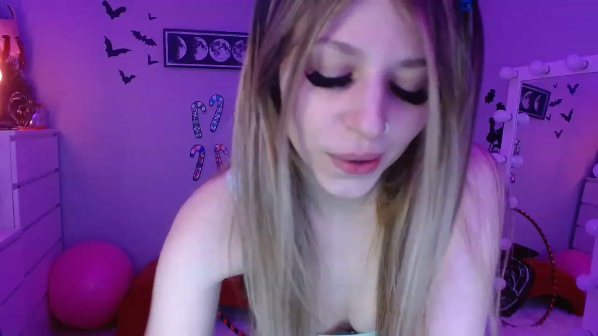 Gallery image thumbnail from Serafina's myfreecams stream on, 01/10/2023, 06:52 image 5 of 20