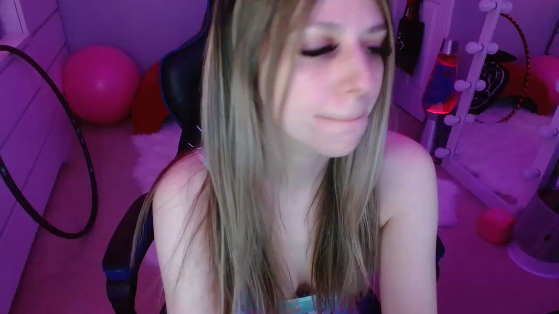 Gallery image thumbnail from Serafina's myfreecams stream on, 01/10/2023, 06:52 image 15 of 20