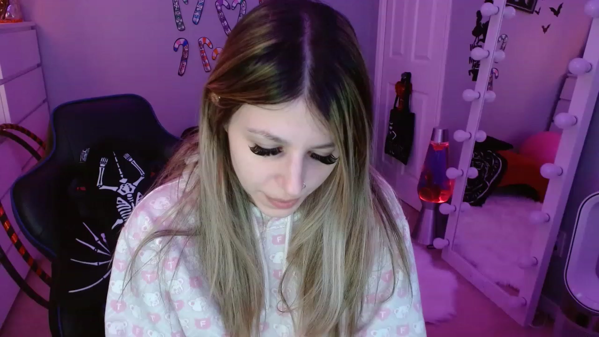 Gallery image thumbnail from Serafina's myfreecams stream on, 01/14/2023, 07:46 image 3 of 20