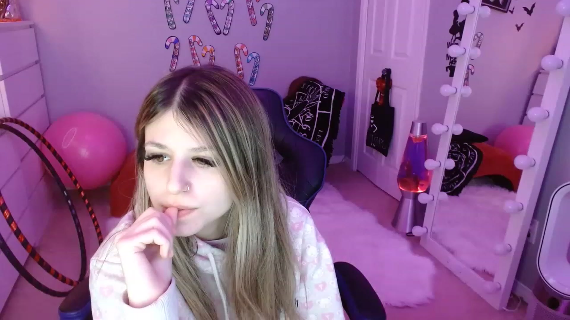 Gallery image thumbnail from Serafina's myfreecams stream on, 01/14/2023, 07:46 image 4 of 20