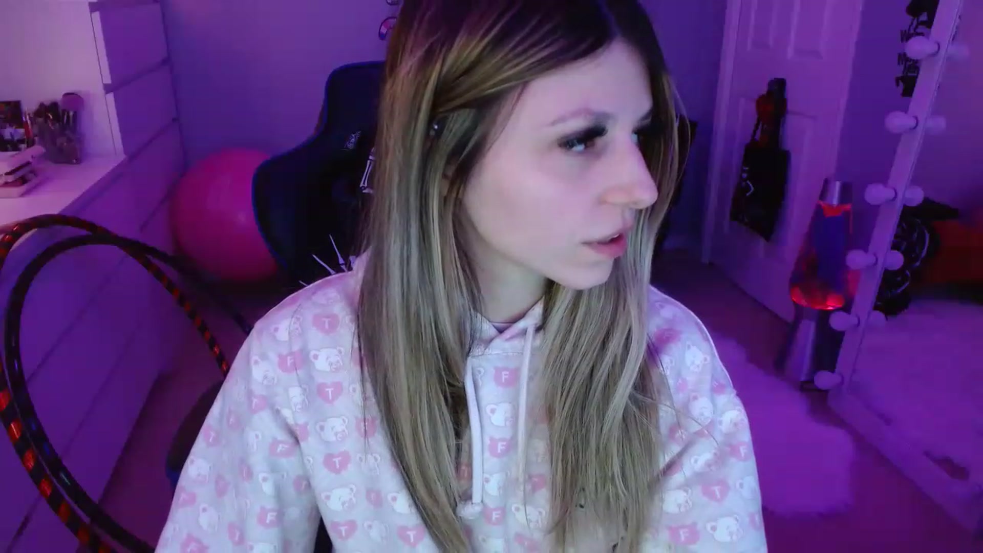 Gallery image thumbnail from Serafina's myfreecams stream on, 01/14/2023, 07:46 image 16 of 20