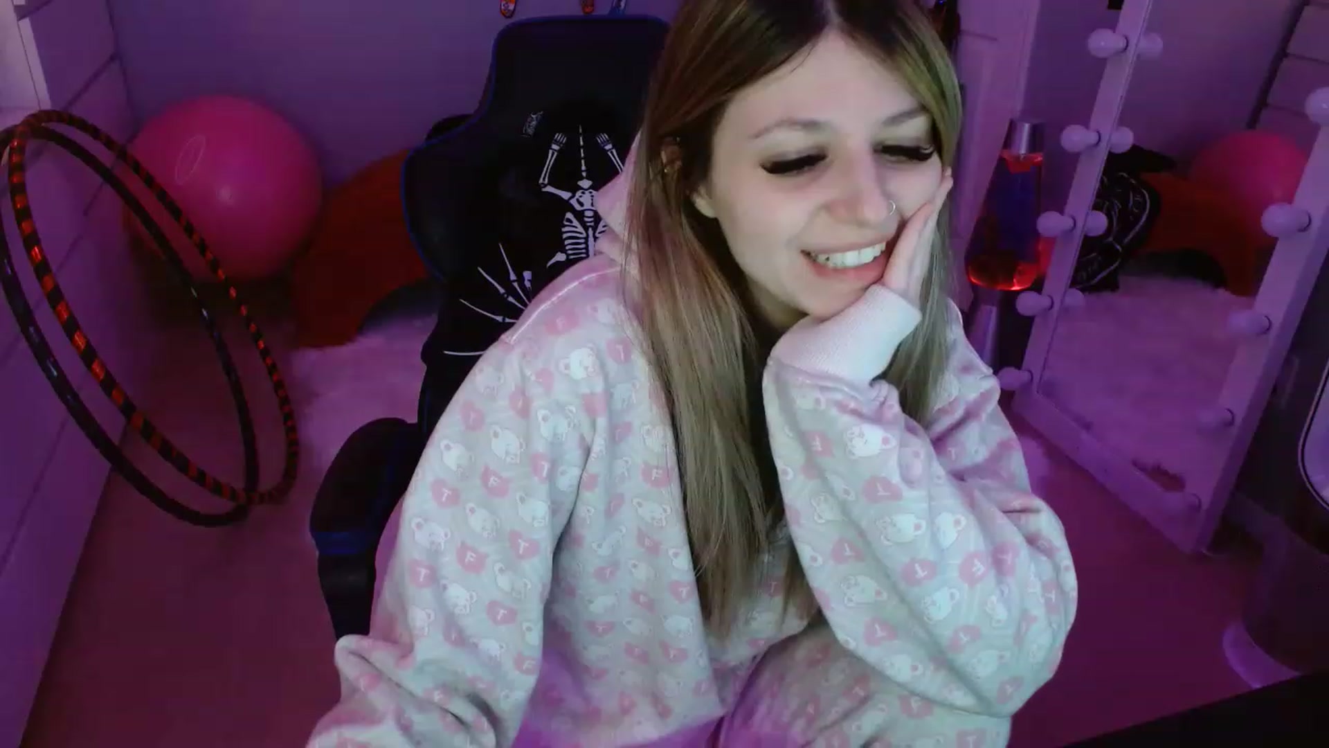 Gallery image thumbnail from Serafina's myfreecams stream on, 01/14/2023, 07:46 image 2 of 20