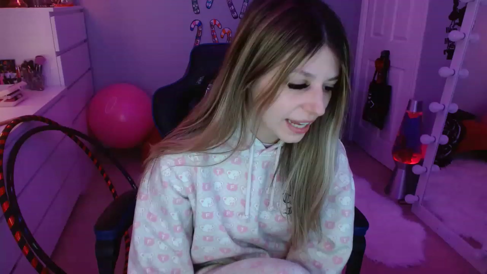 Gallery image thumbnail from Serafina's myfreecams stream on, 01/14/2023, 07:46 image 13 of 20