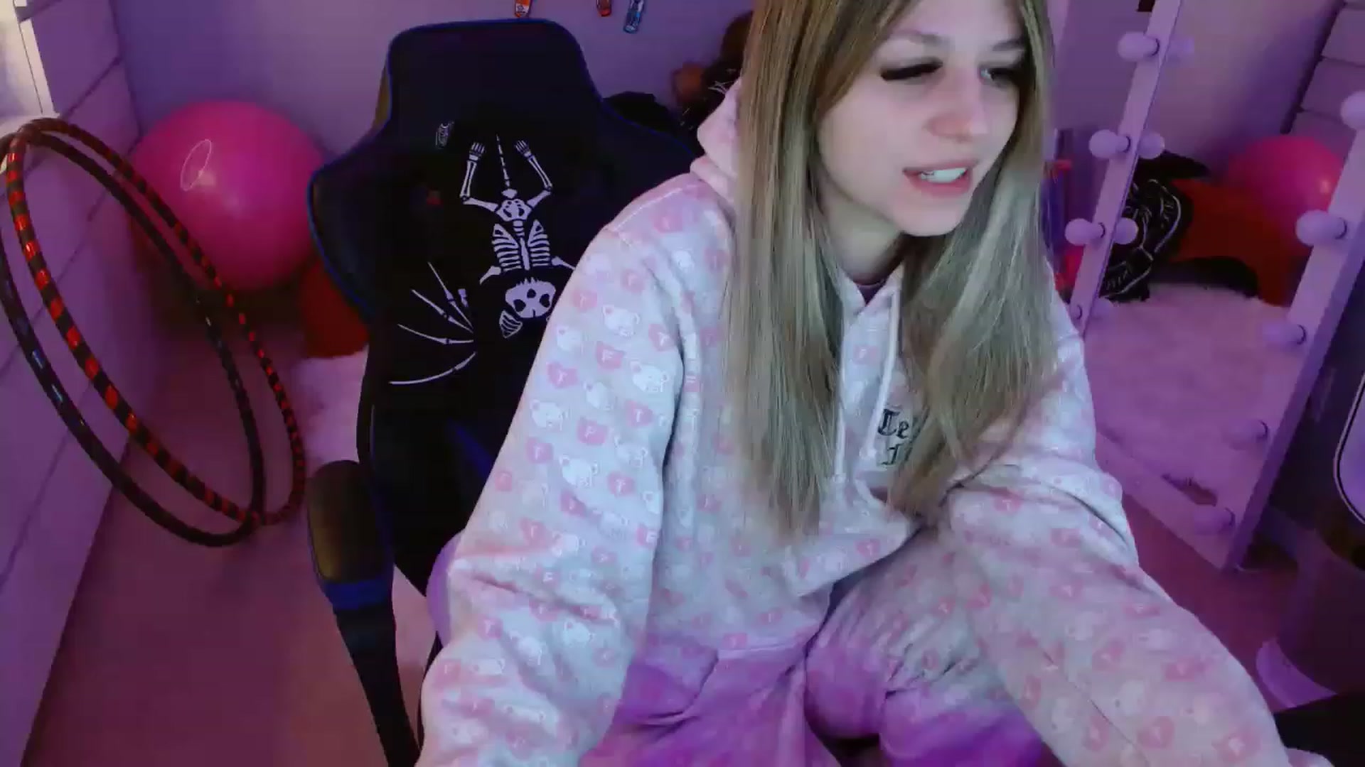 Gallery image thumbnail from Serafina's myfreecams stream on, 01/14/2023, 07:46 image 1 of 20