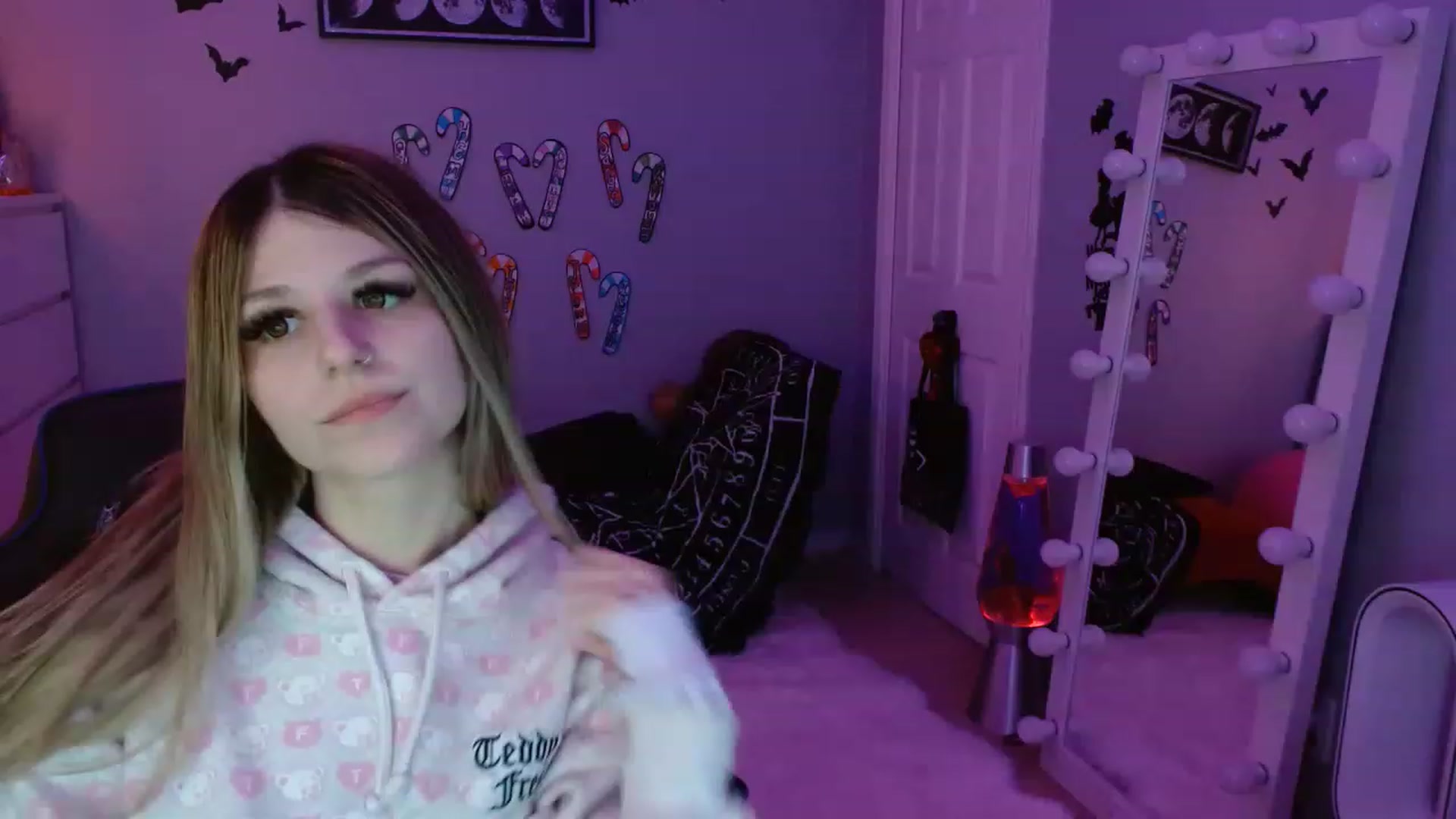 Gallery image thumbnail from Serafina's myfreecams stream on, 01/14/2023, 07:46 image 6 of 20