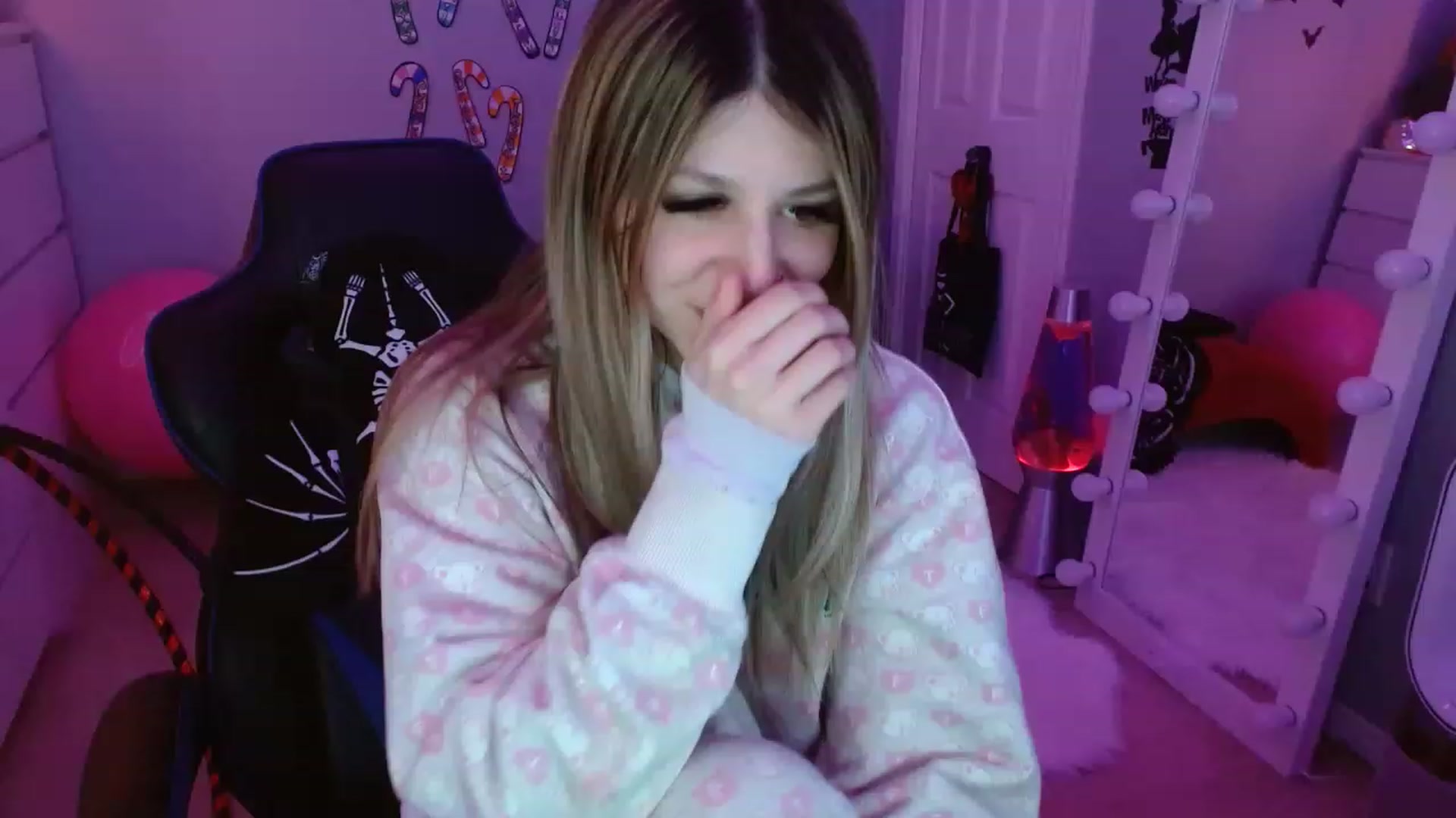Gallery image thumbnail from Serafina's myfreecams stream on, 01/14/2023, 07:46 image 10 of 20