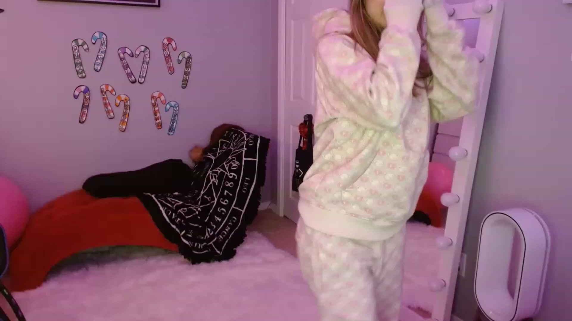 Gallery image thumbnail from Serafina's myfreecams stream on, 01/14/2023, 07:46 image 7 of 20