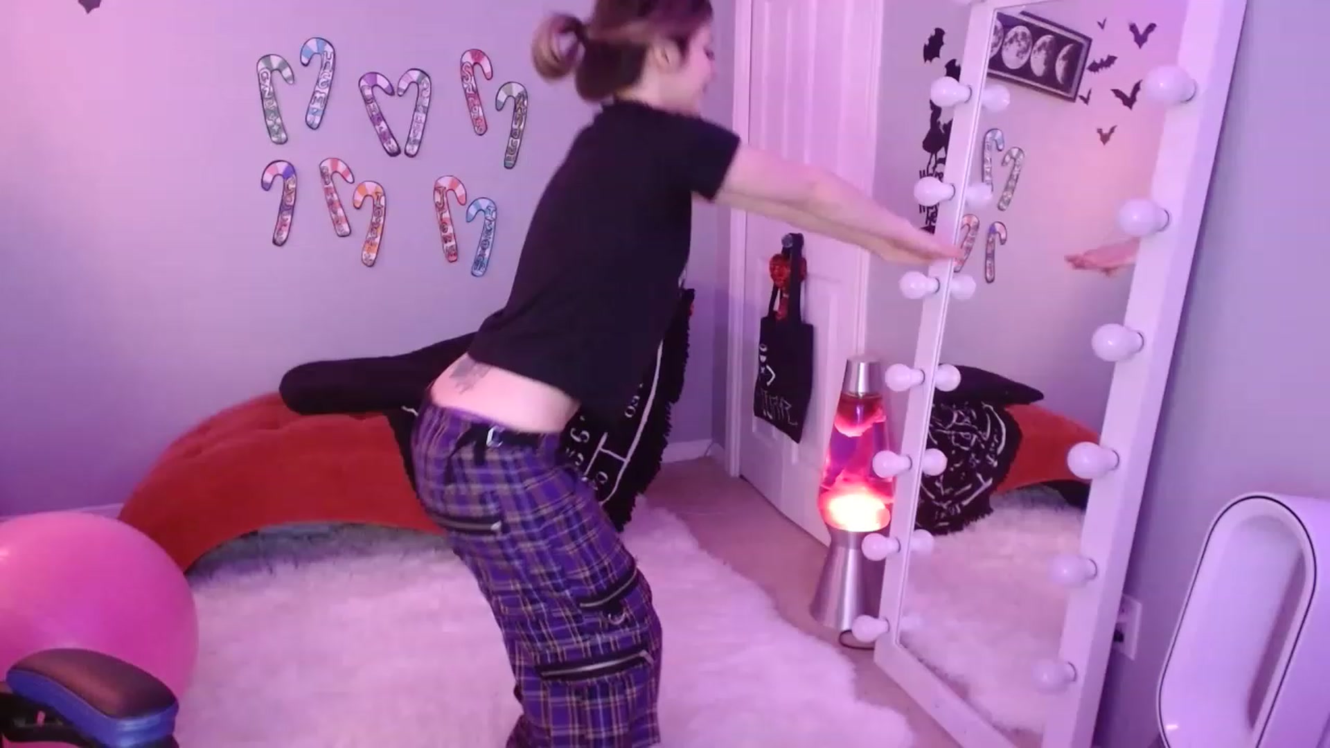 Gallery image thumbnail from Serafina's myfreecams stream on, 01/15/2023, 06:36 image 9 of 20