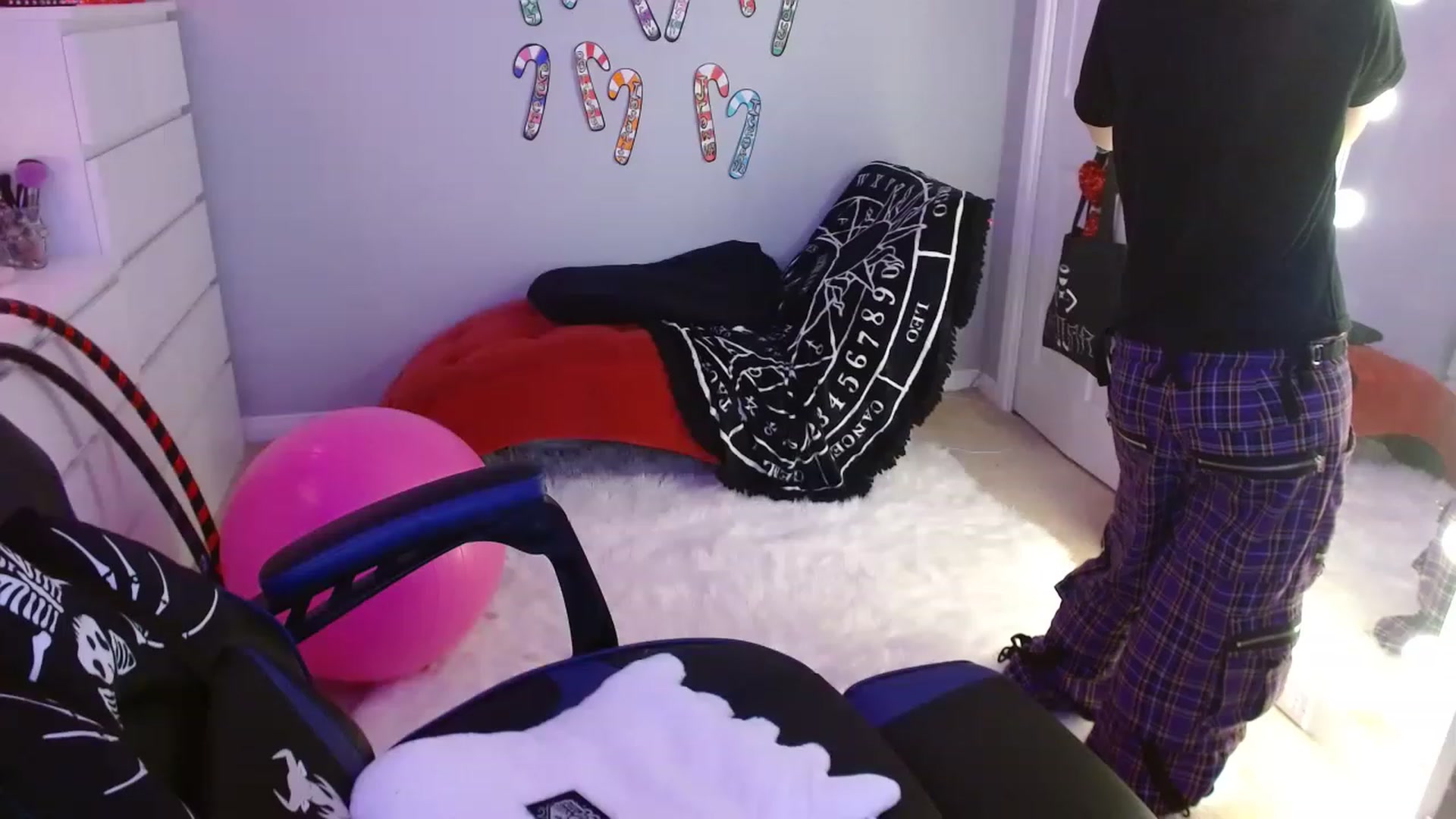 Gallery image thumbnail from Serafina's myfreecams stream on, 01/15/2023, 06:36 image 13 of 20