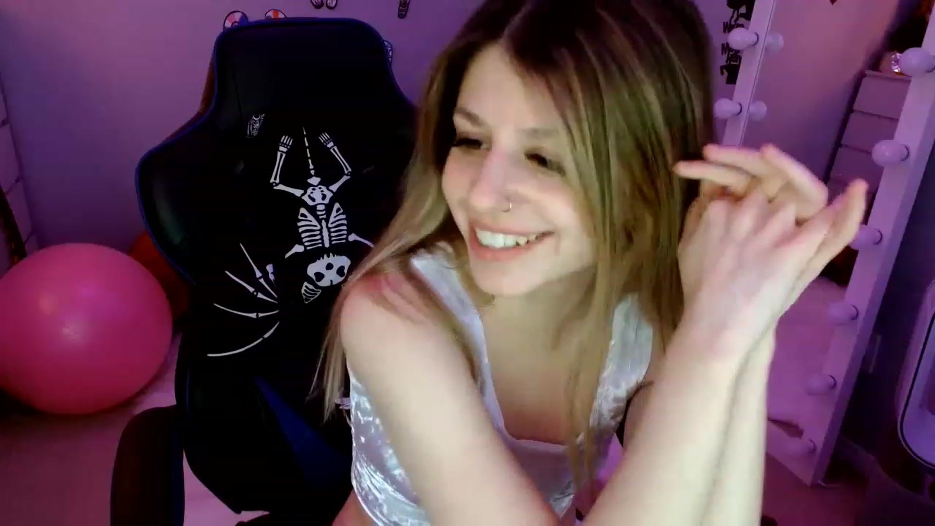 Gallery image thumbnail from Serafina's myfreecams stream on, 01/28/2023, 04:29 image 12 of 20