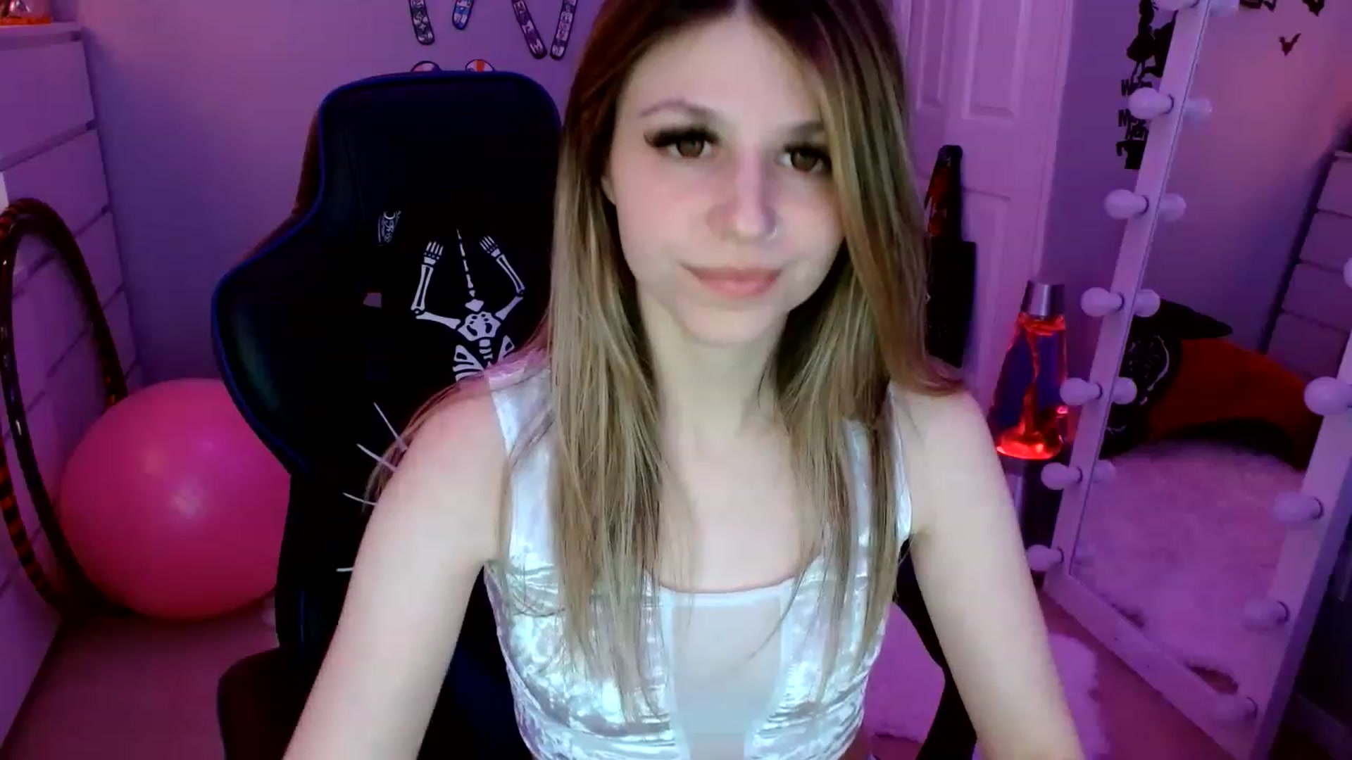 Gallery image thumbnail from Serafina's myfreecams stream on, 01/28/2023, 04:29 image 9 of 20