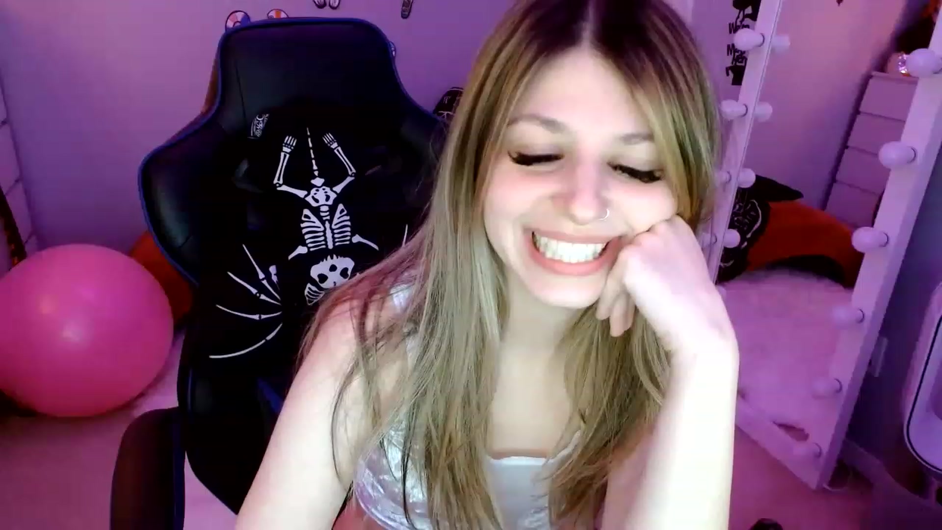 Gallery image thumbnail from Serafina's myfreecams stream on, 01/28/2023, 04:29 image 11 of 20