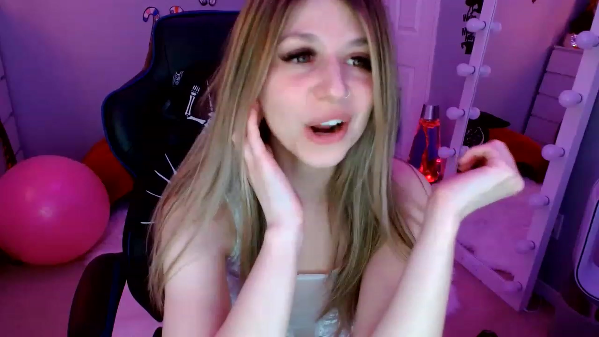 Gallery image thumbnail from Serafina's myfreecams stream on, 01/28/2023, 04:29 image 10 of 20