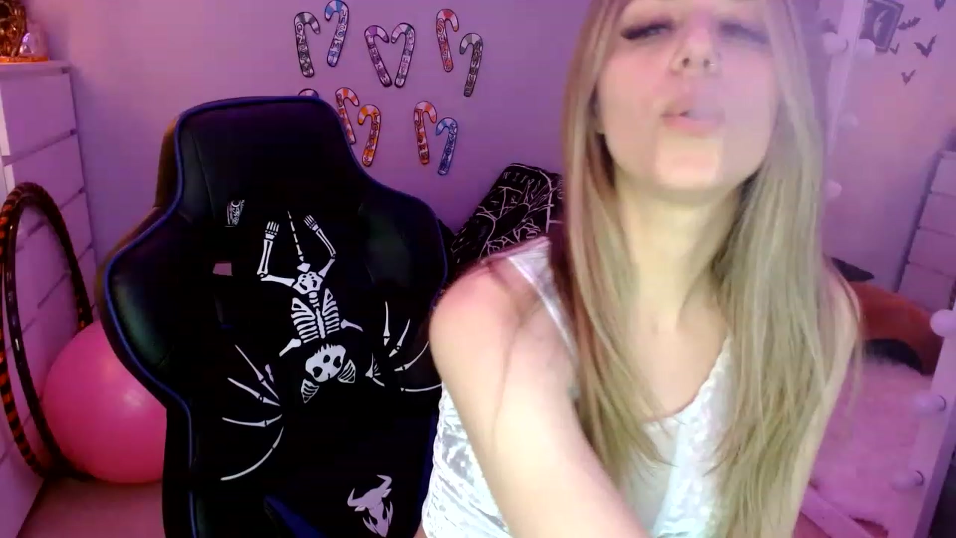 Gallery image thumbnail from Serafina's myfreecams stream on, 01/28/2023, 04:29 image 3 of 20