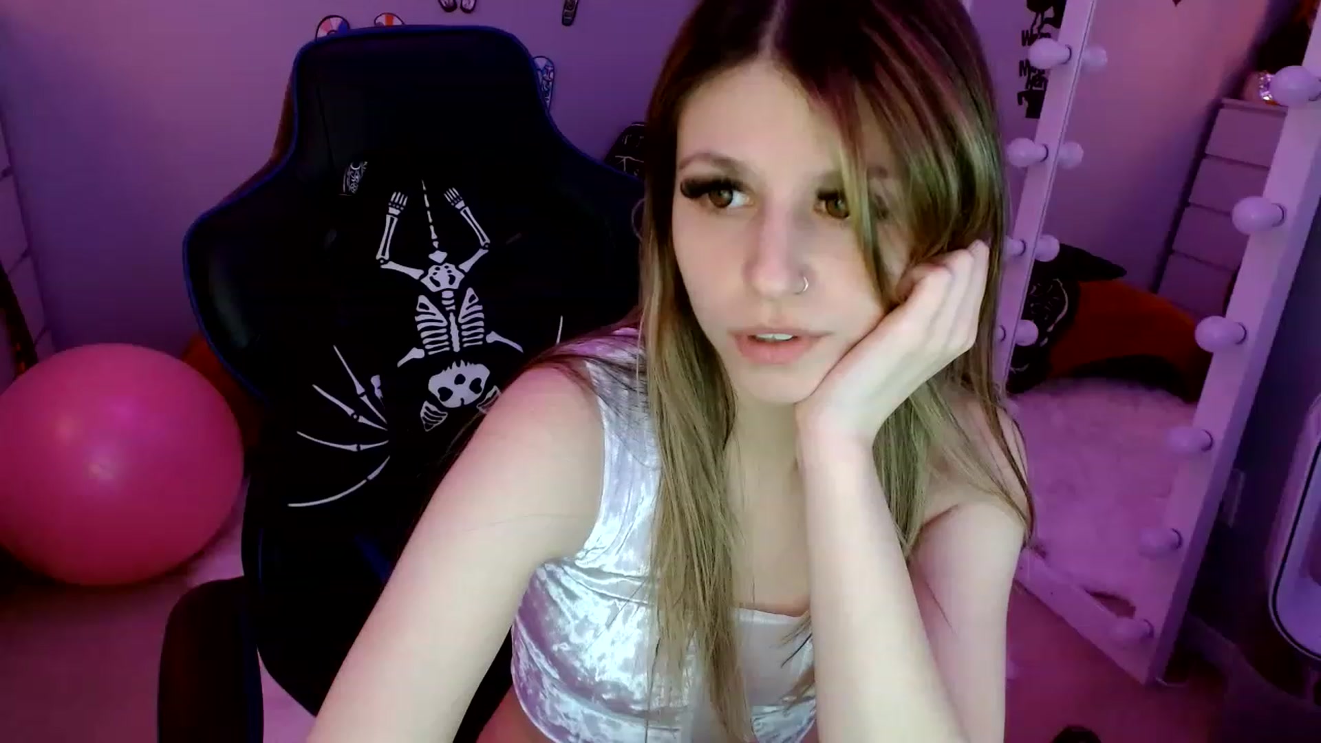 Gallery image thumbnail from Serafina's myfreecams stream on, 01/28/2023, 04:29 image 20 of 20