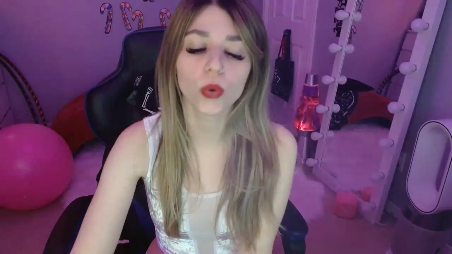 Gallery image thumbnail from Serafina's myfreecams stream on, 01/29/2023, 06:18 image 7 of 20