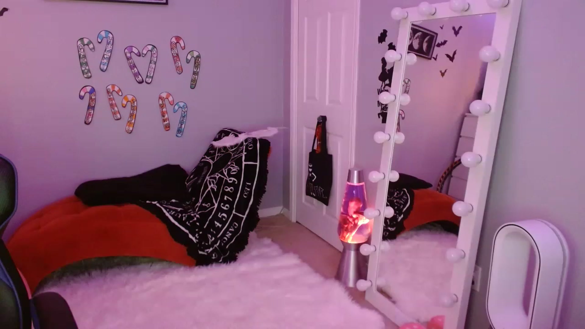 Gallery image thumbnail from Serafina's myfreecams stream on, 01/29/2023, 06:18 image 10 of 20